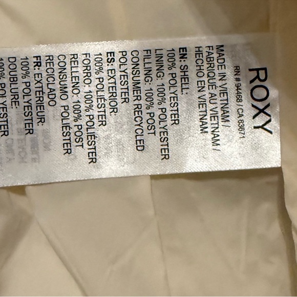 Roxy NWT Buttercream Size Medium Puffer Jacket - Picture 5 of 5